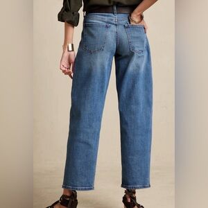 👖Banana Republic Mid-Blue Barrel Jean👖
